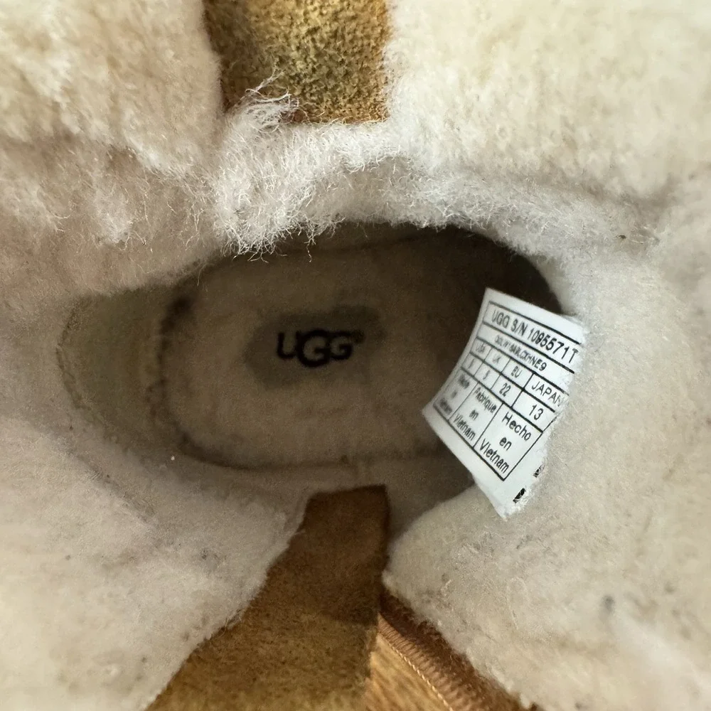 UGG Baby/Toddles US Size 6 Ankle Booties Chestnut Suede Sheepskin Lined 1095571T